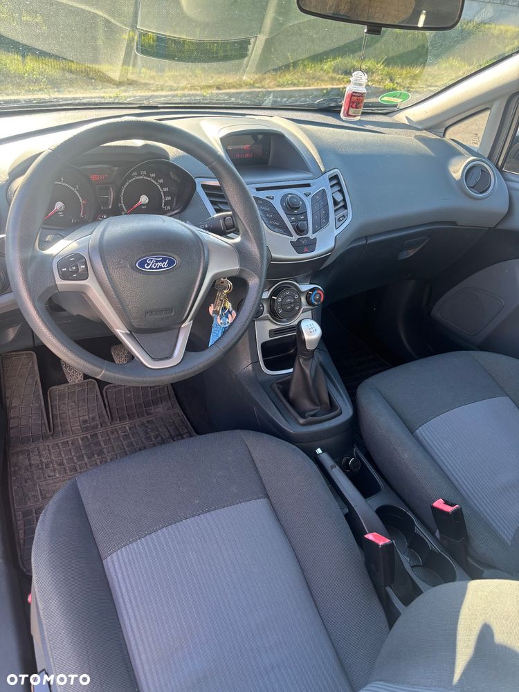 Ford Fiesta 1.25 Celebration - 9