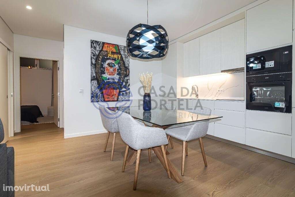 APARTAMENTO T2 COMPLETAMENTE RENOVADO, DECORADO E MOBILADO - Grande imagem: 2/52