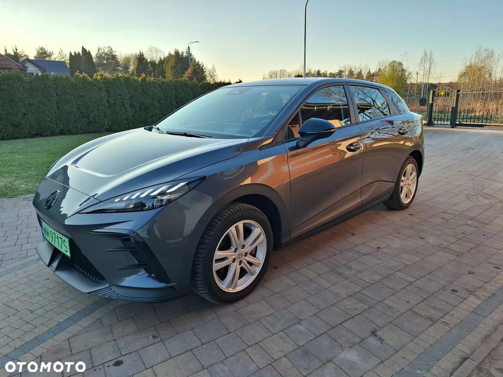 MG 4 Luxury 49 kWh - 11