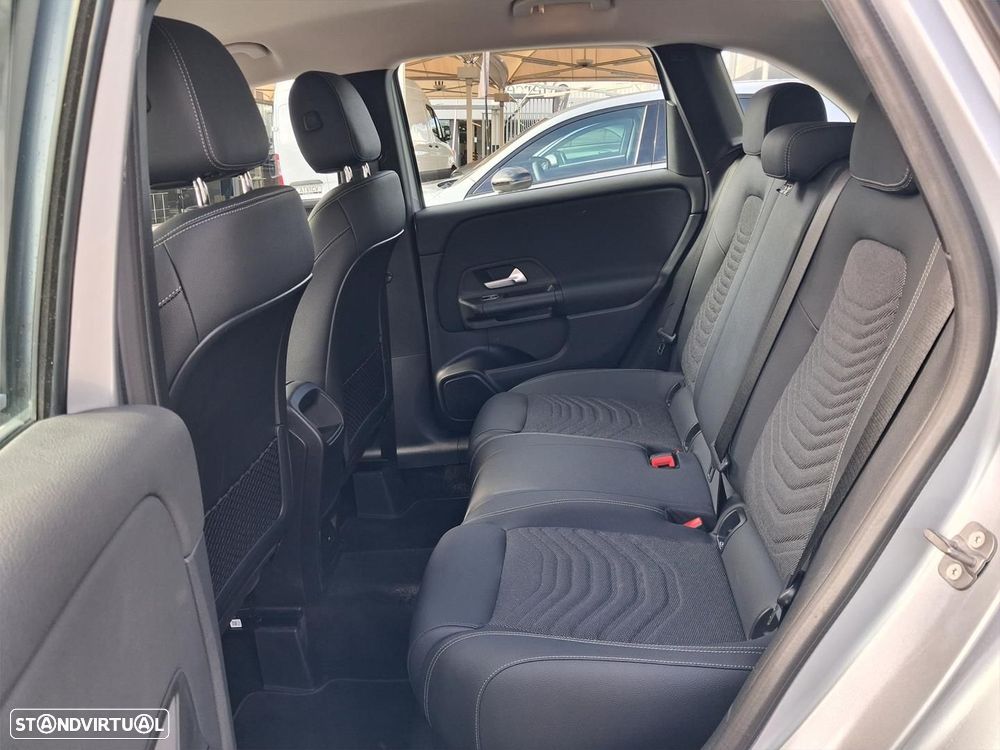 Mercedes-Benz B 180 d - 11