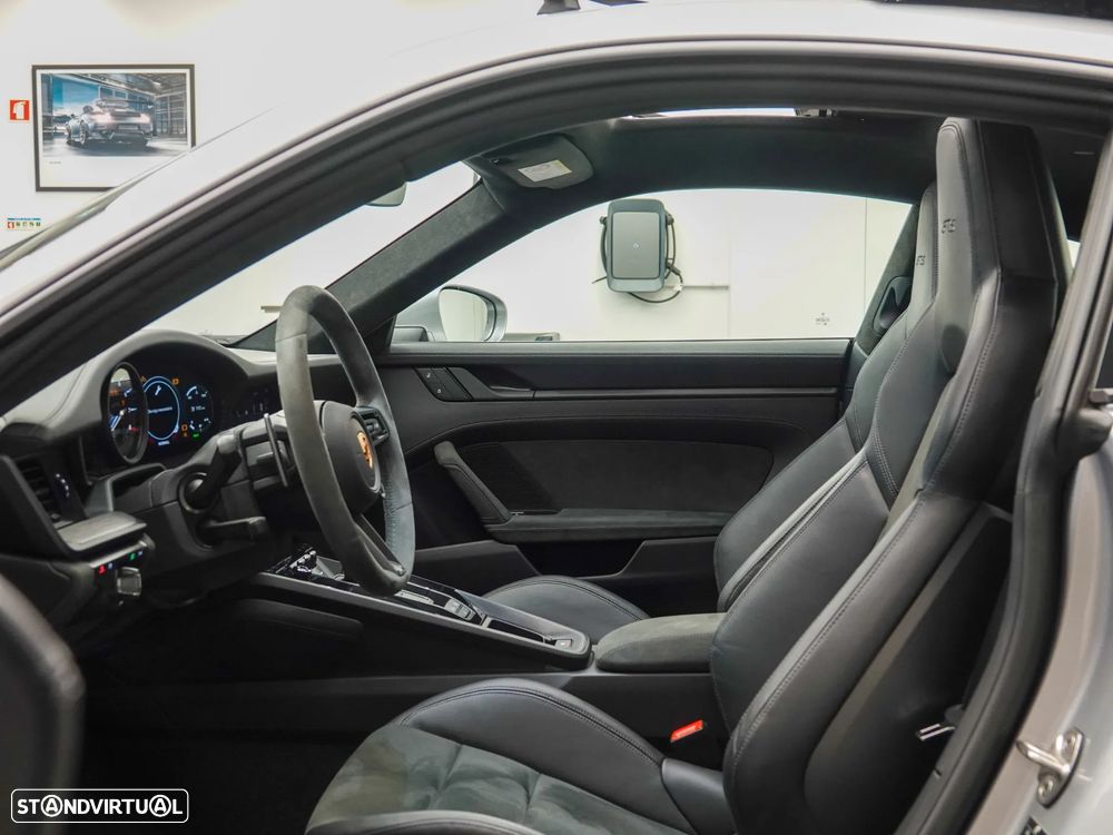 Porsche 911 (992) Carrera GTS PDK - 21