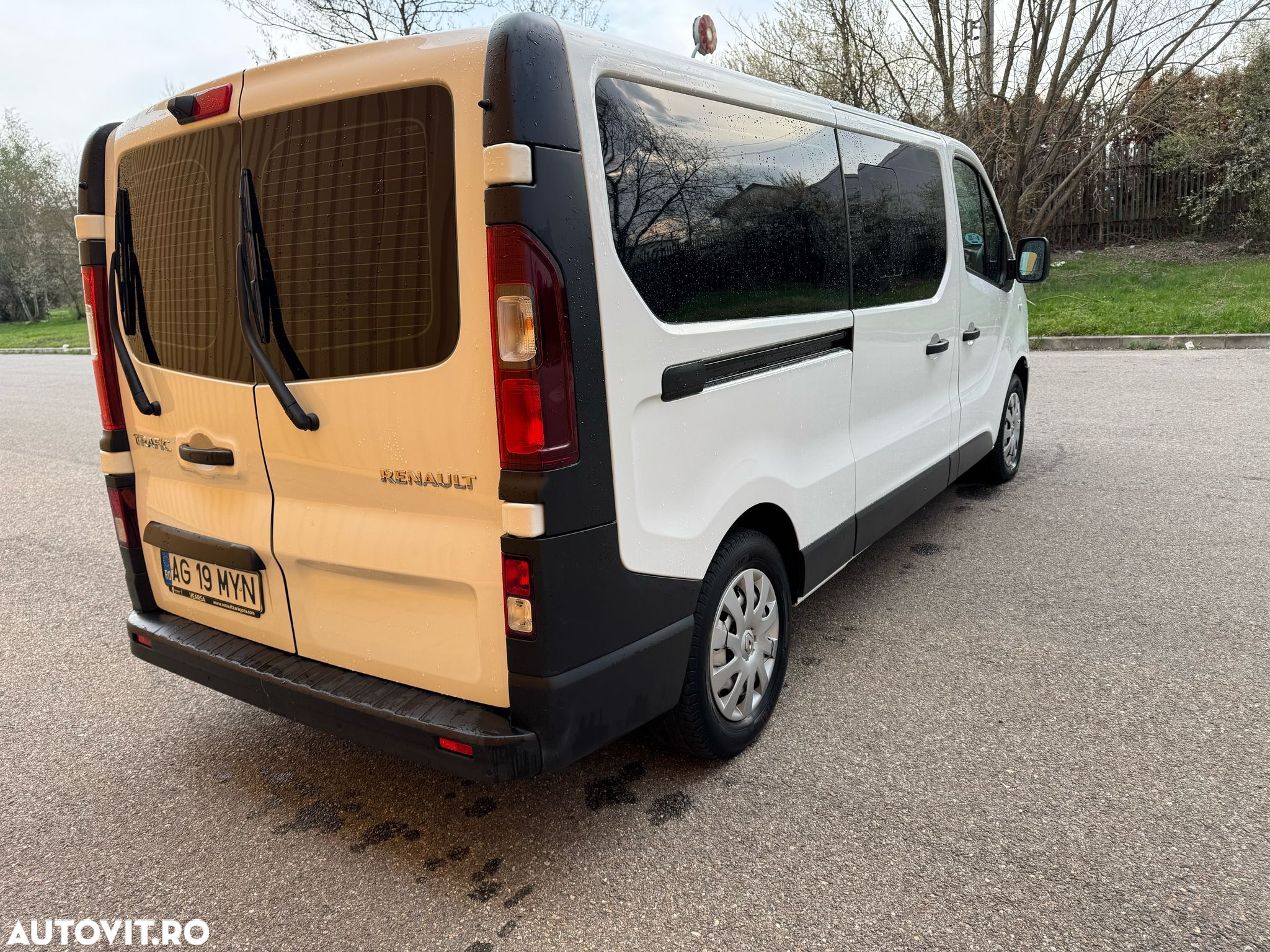 Renault Trafic Combi 2.0 Blue dCi 150 S&S L2 8+1 Zen - 7