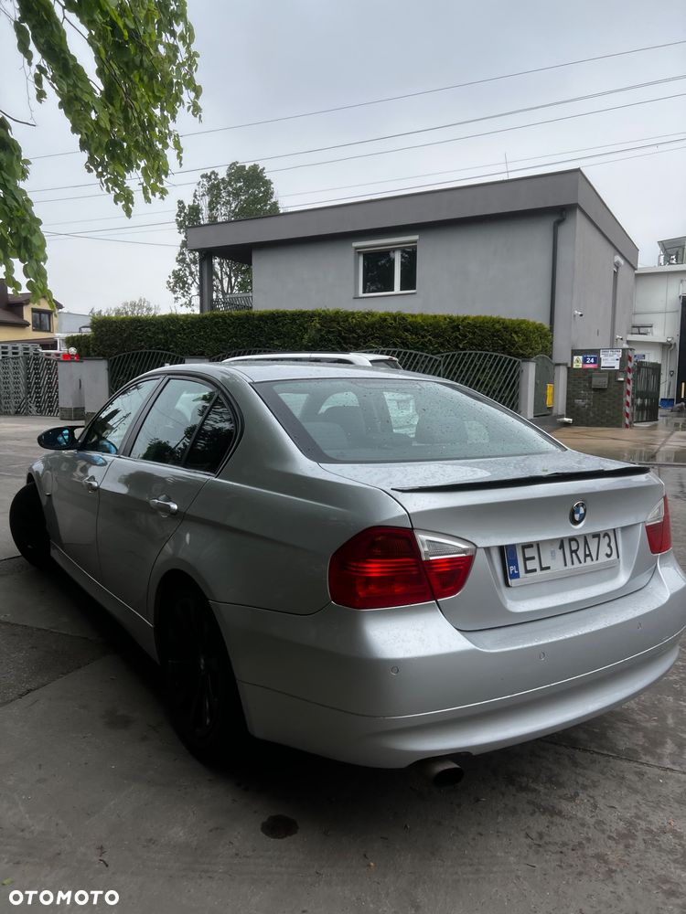BMW Seria 3 320i - 5