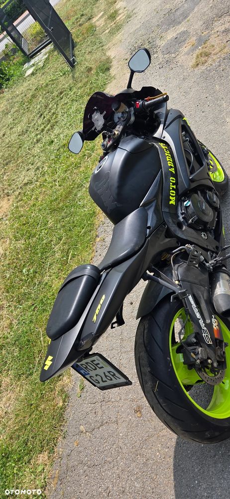 Suzuki GSX-R - 4