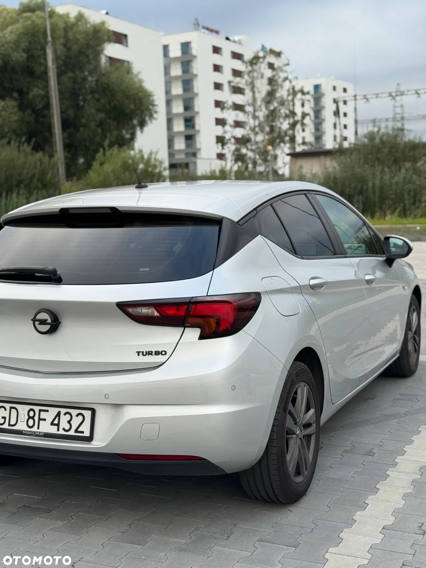 Opel Astra V 1.4 T Elite S&S - 10