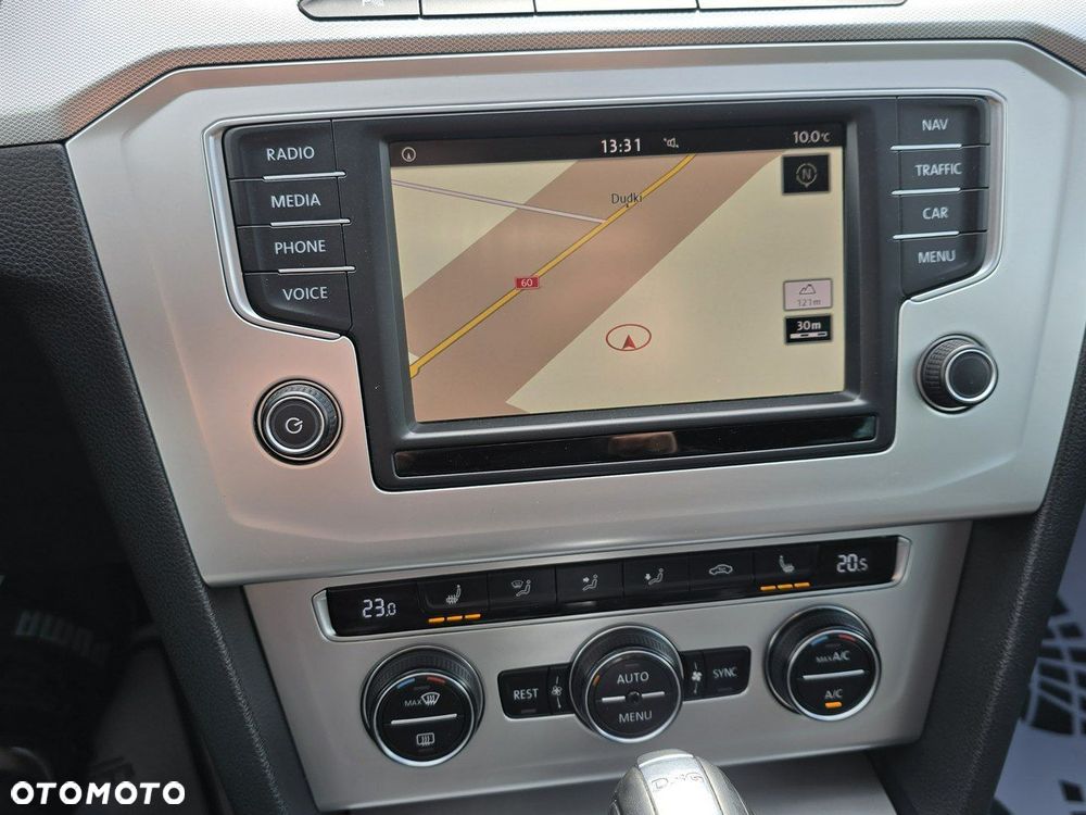 Volkswagen Passat - 29