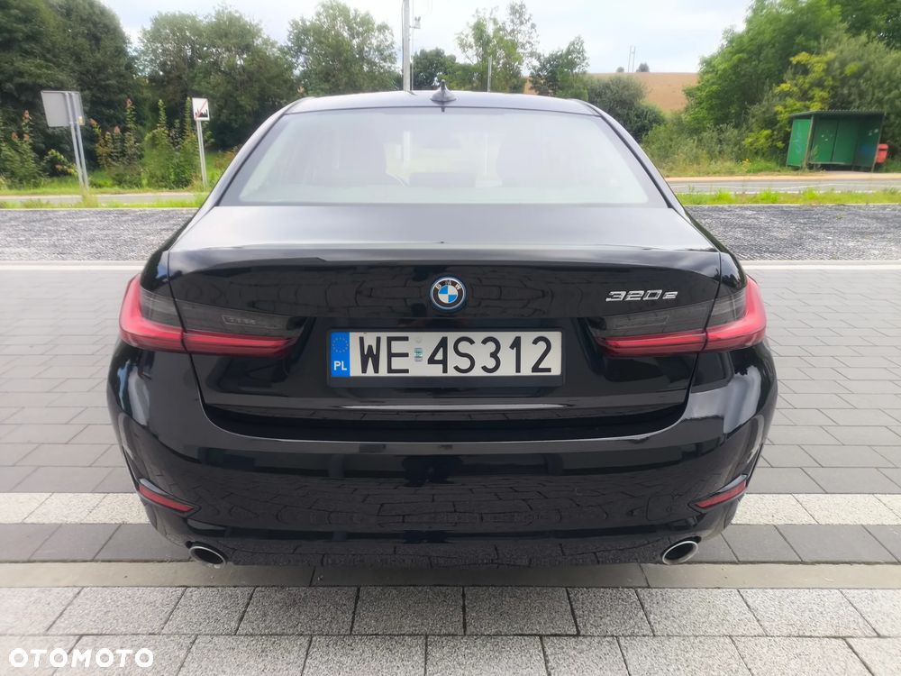 BMW Seria 3 320e - 8