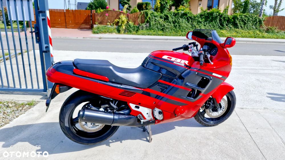 Honda CBR - 23
