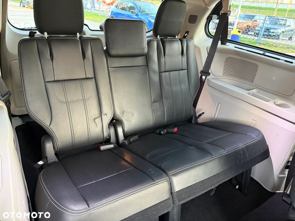 Chrysler Town & Country 3.6 Touring - 18