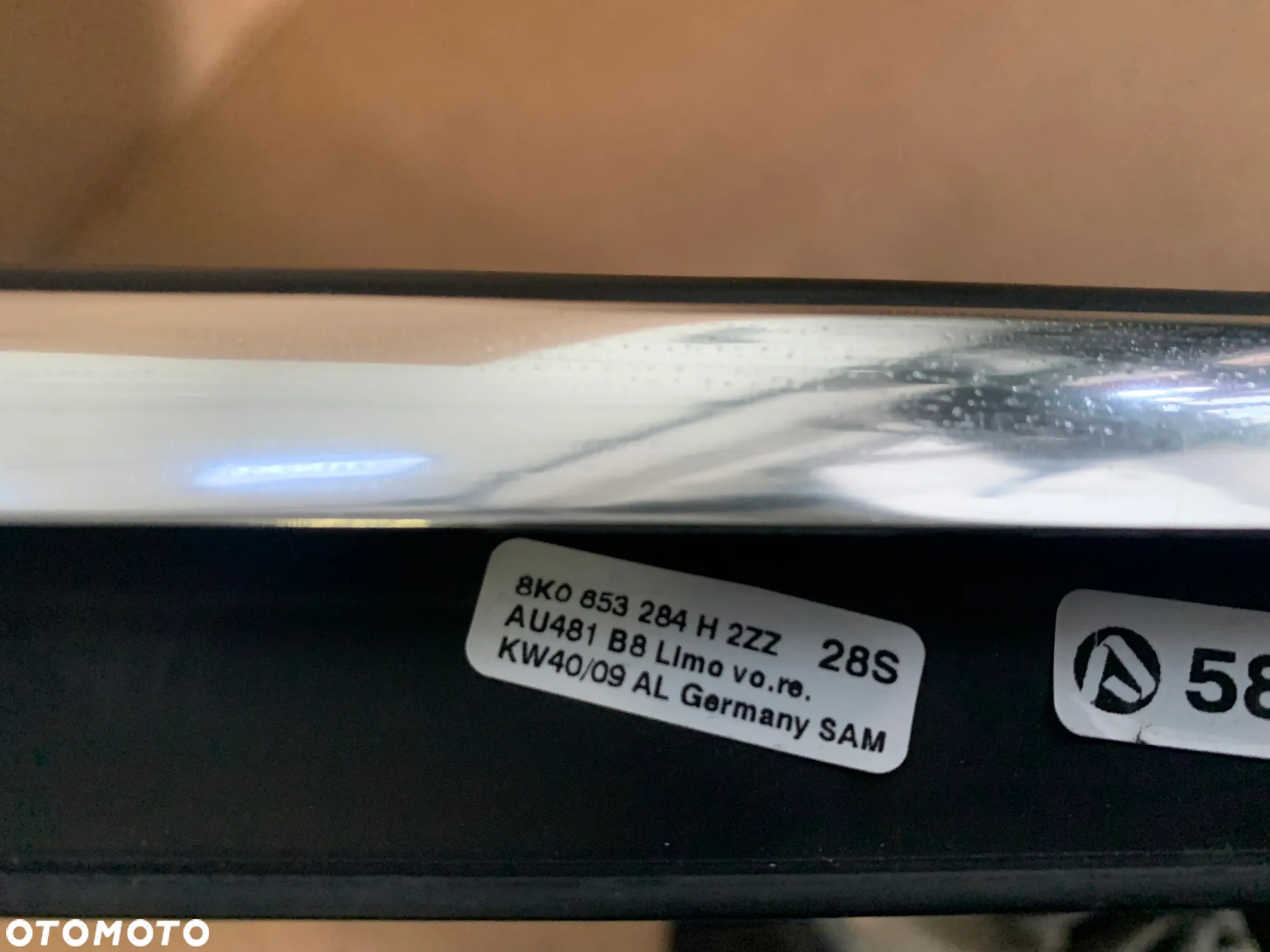 Listwa zgarniająca drzwi chrom prawy przód przednia prawa Audi A4 B8 8K0853284H - 4