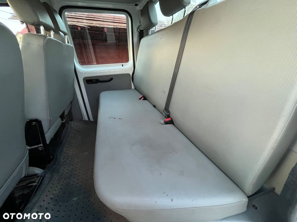 Volkswagen Transporter - 11