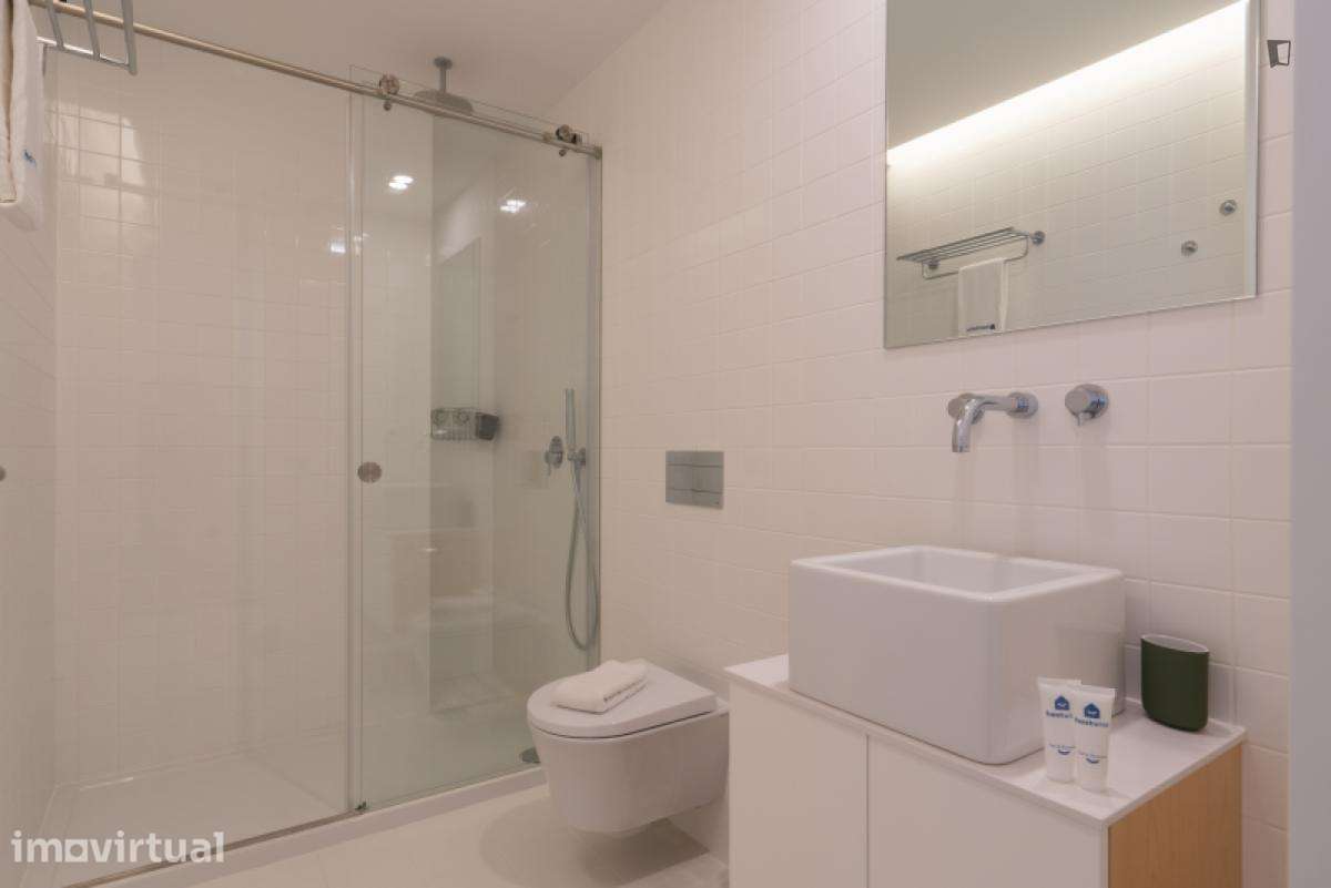 Apartamento com 2 quartos - localizado em Cedofeita Porto - Grande imagem: 2/50