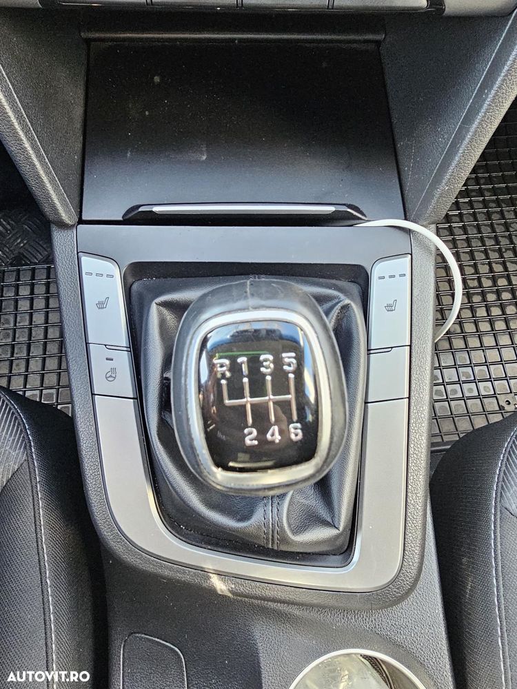 Hyundai Elantra 1.6 CRDI Highway - 9