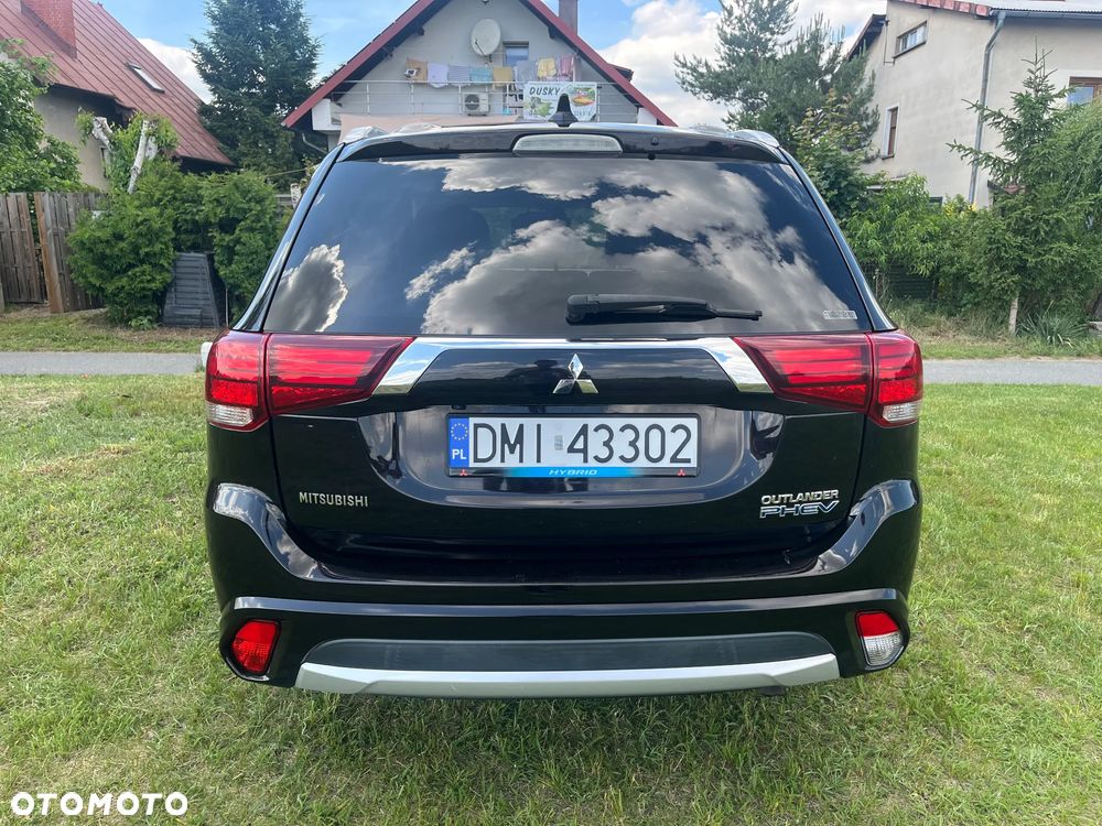Mitsubishi Outlander Intense + - 7