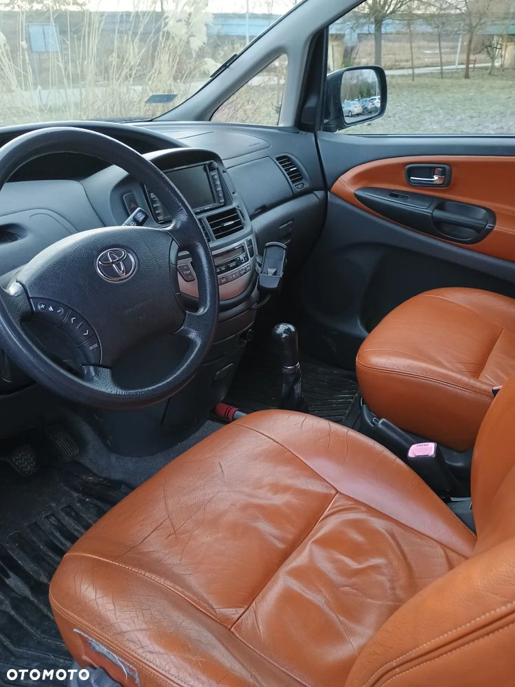 Toyota Previa 2.0 D-4D Luna - 4