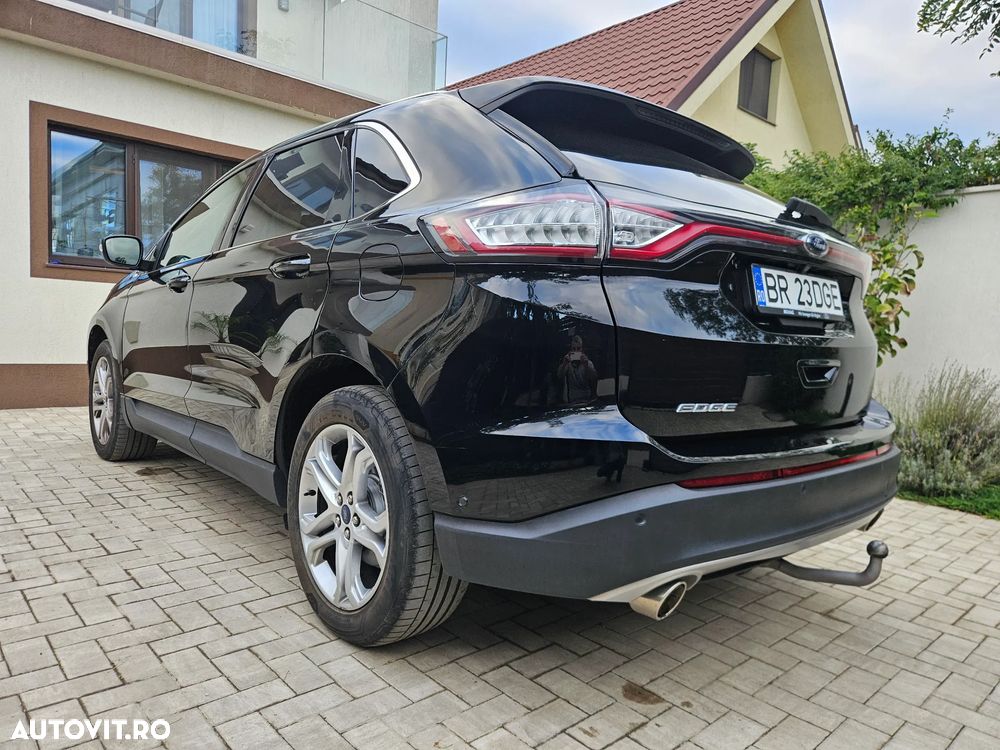 Ford Edge 2.0 TDCi Powershift Titanium - 32