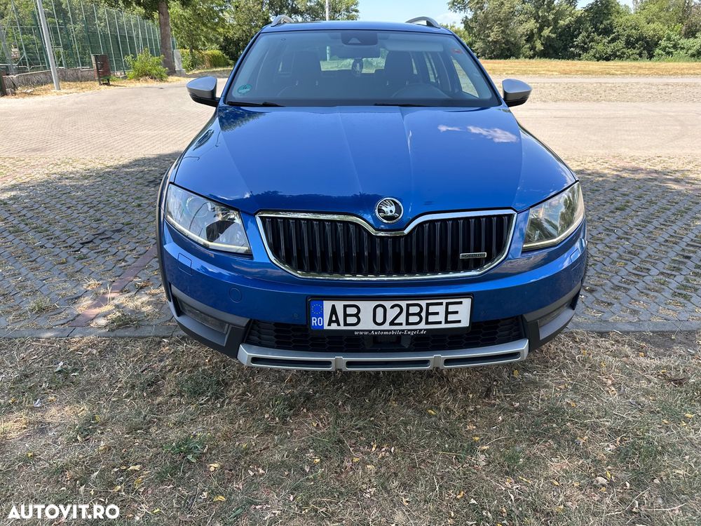 Skoda Octavia Combi 2.0 TDI 4x4 DSG Scout - 2