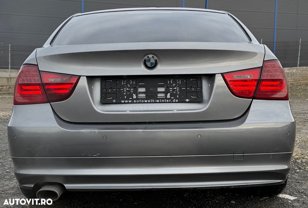 BMW Seria 3 320d DPF Aut. - 12