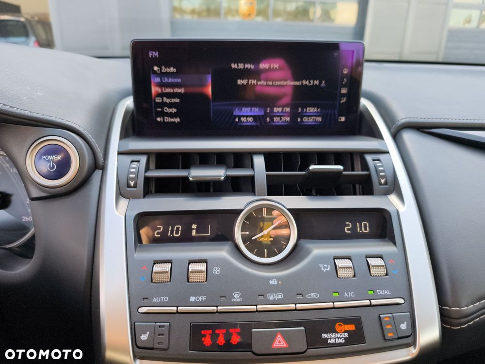 Lexus NX 300h Business Edition AWD - 18