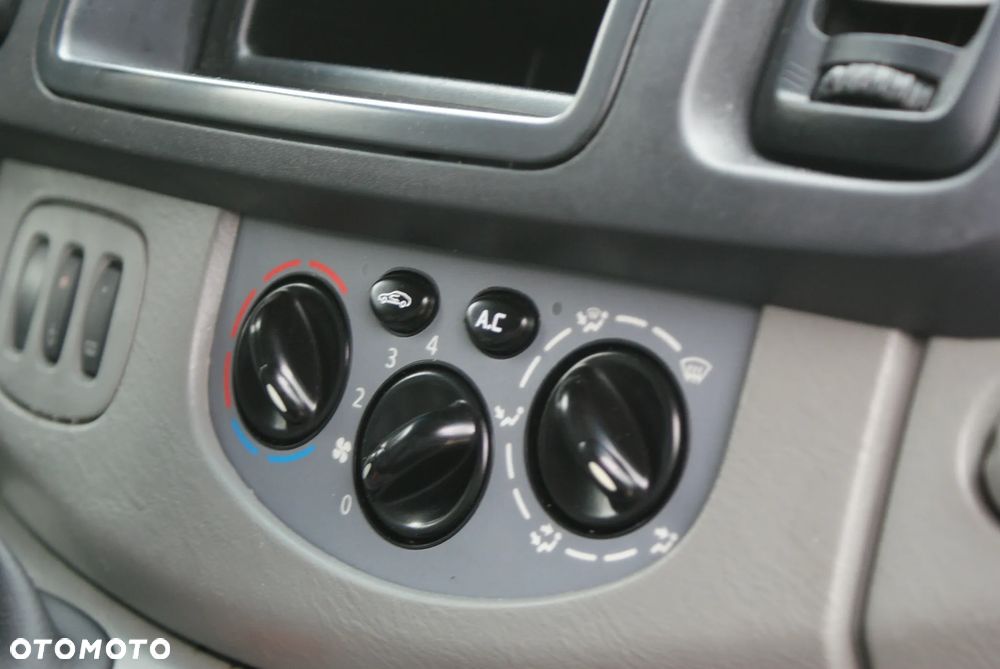 Renault Trafic - 10
