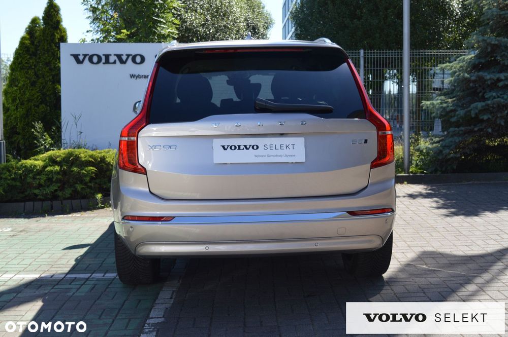 Volvo XC 90 - 9