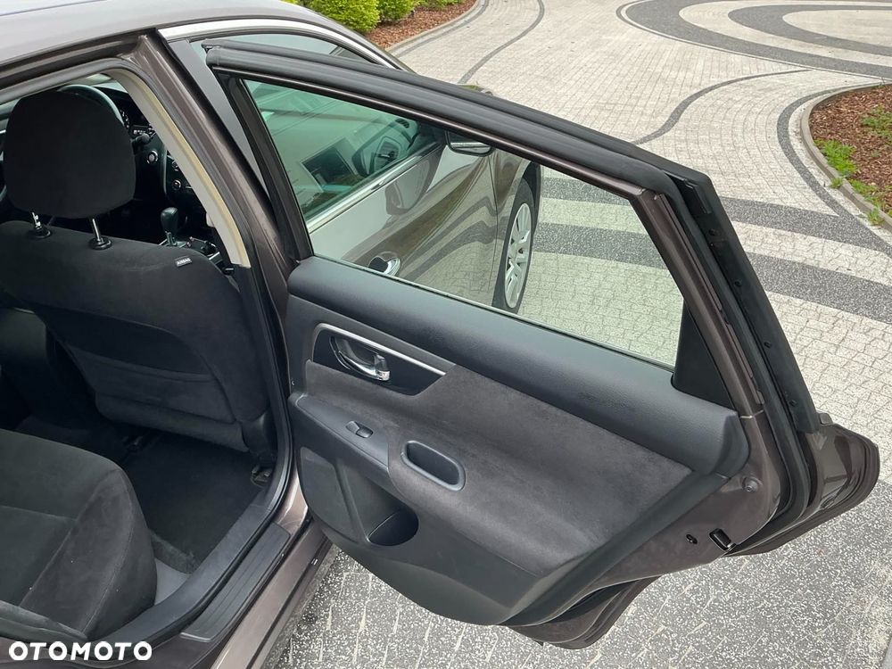 Nissan Altima - 19