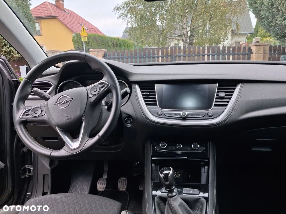 Opel Grandland X 1.2 T GPF Design&Tech S&S - 27