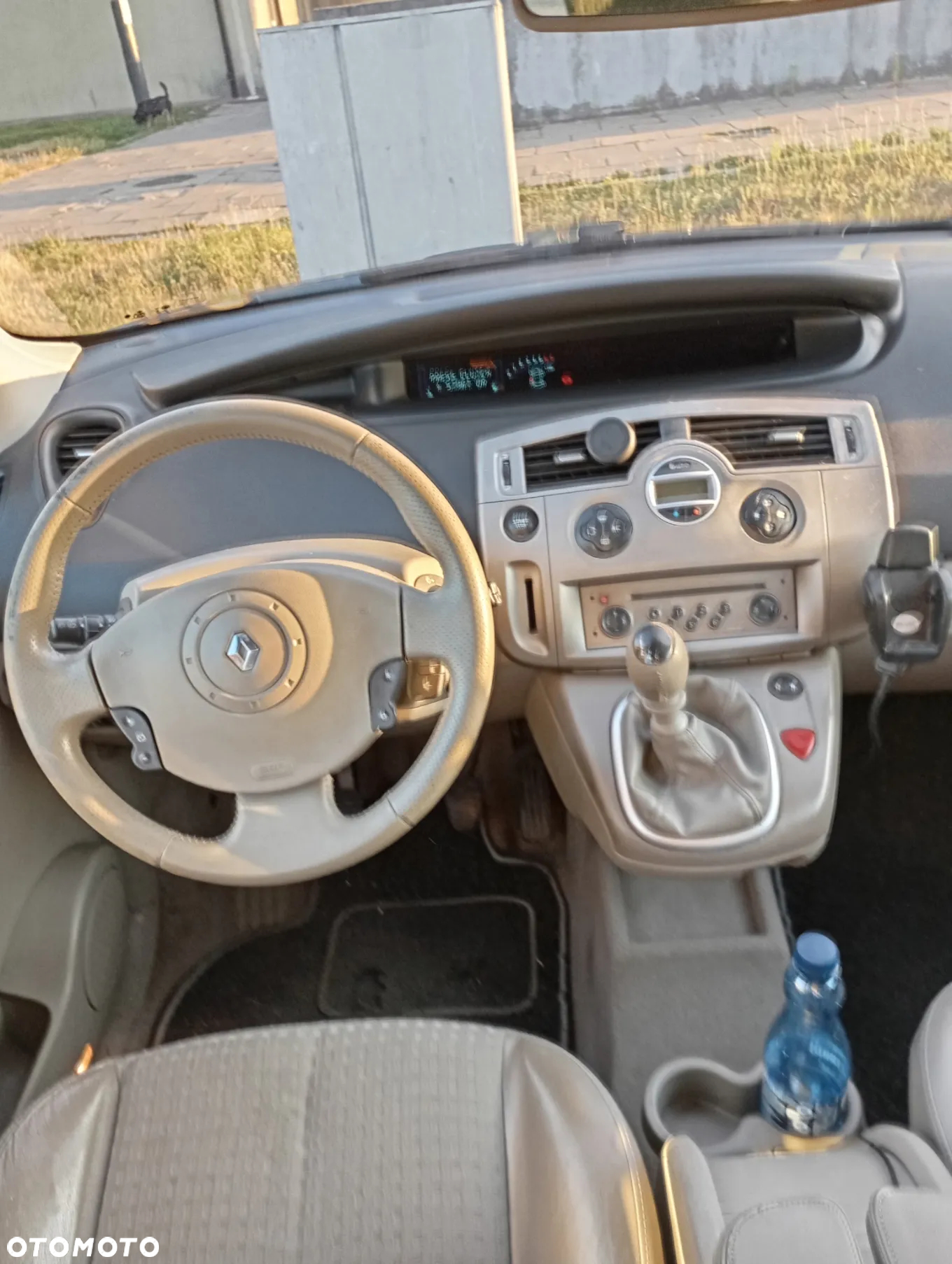 Renault Scenic 2.0 16V Luxe Privilege - 9