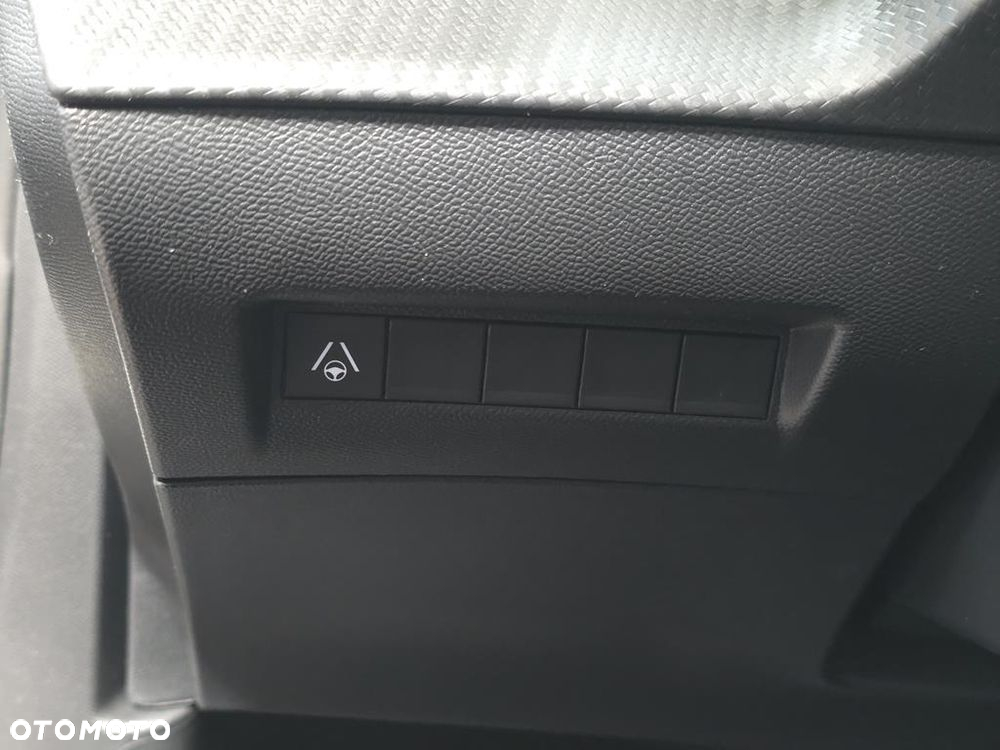 Peugeot 2008 PureTech mHEV GT e-DCS6 - 12