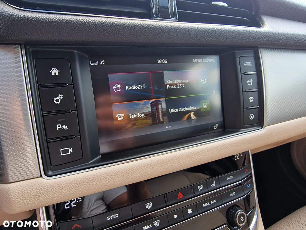 Jaguar XF E-Performance Portfolio - 27