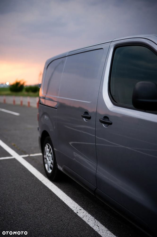 Opel Vivaro - 8