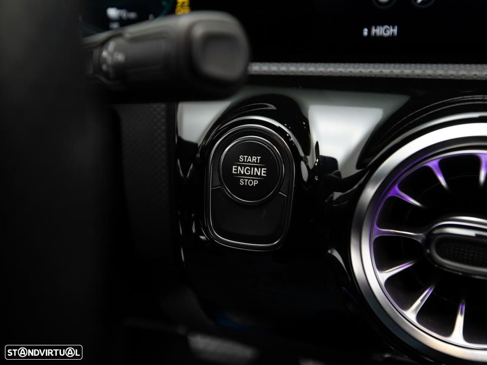 Mercedes-Benz A 250 e AMG Line - 21