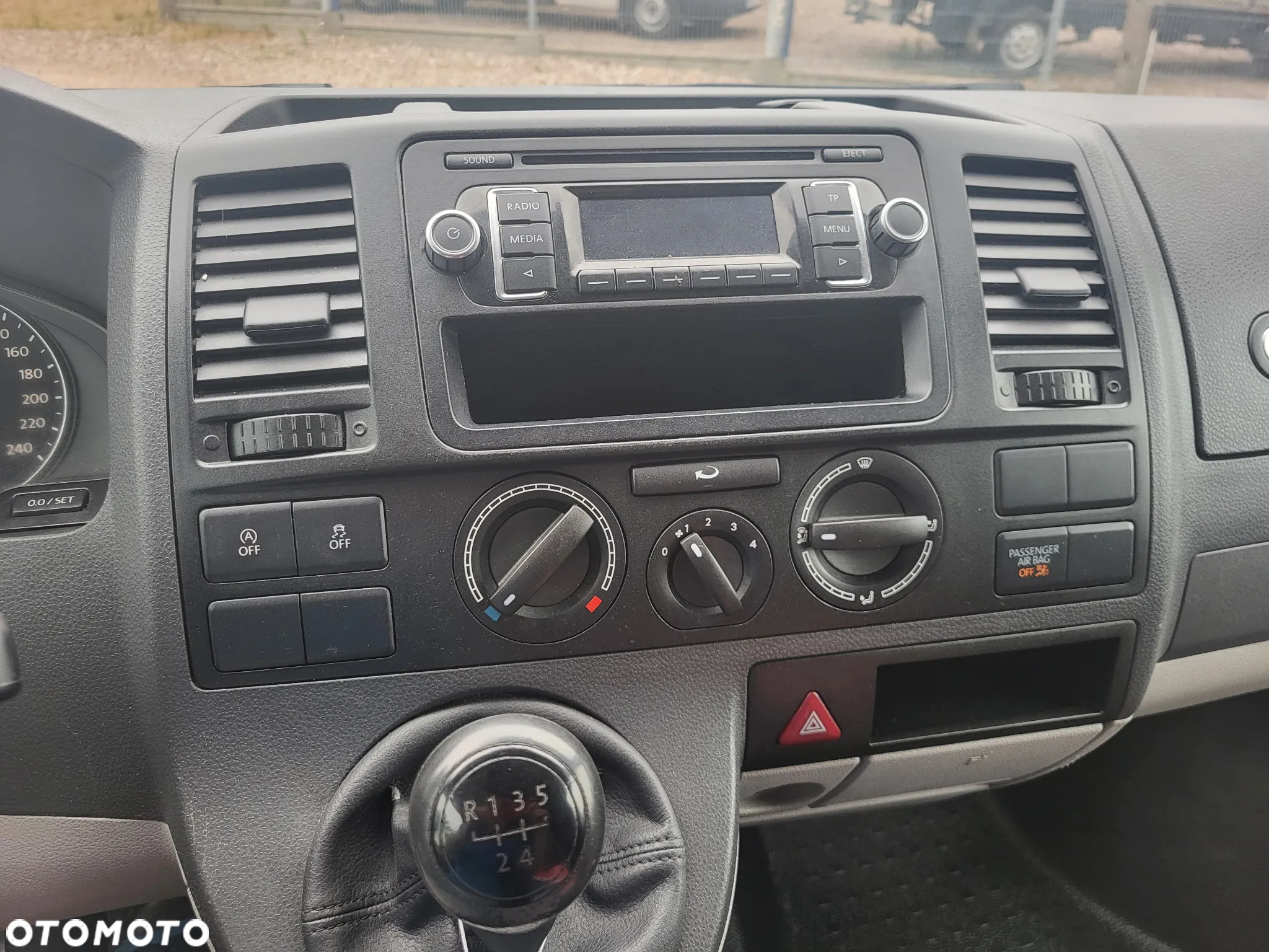 Volkswagen Transporter - 24