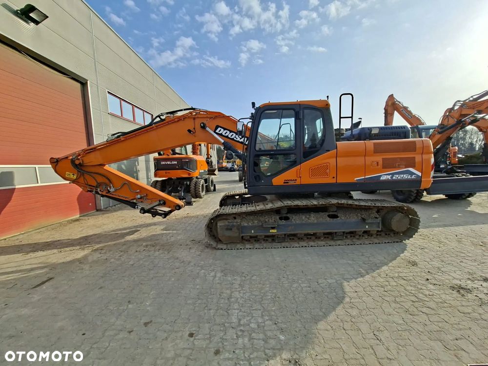 Doosan DX225LC-7