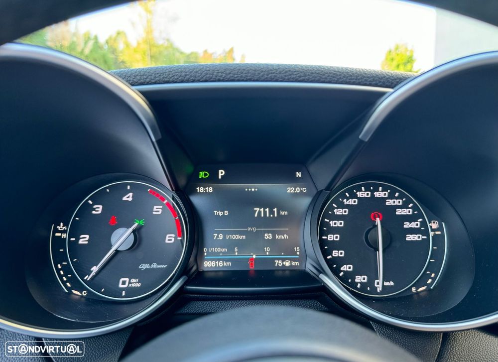 Alfa Romeo Giulia 2.2 D Veloce Q4 AT8 - 19