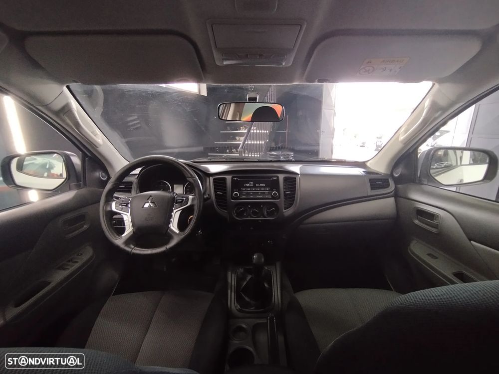 Mitsubishi L200 2.4 DI-D CD Space Cab Invite 2WD — fotografia 10