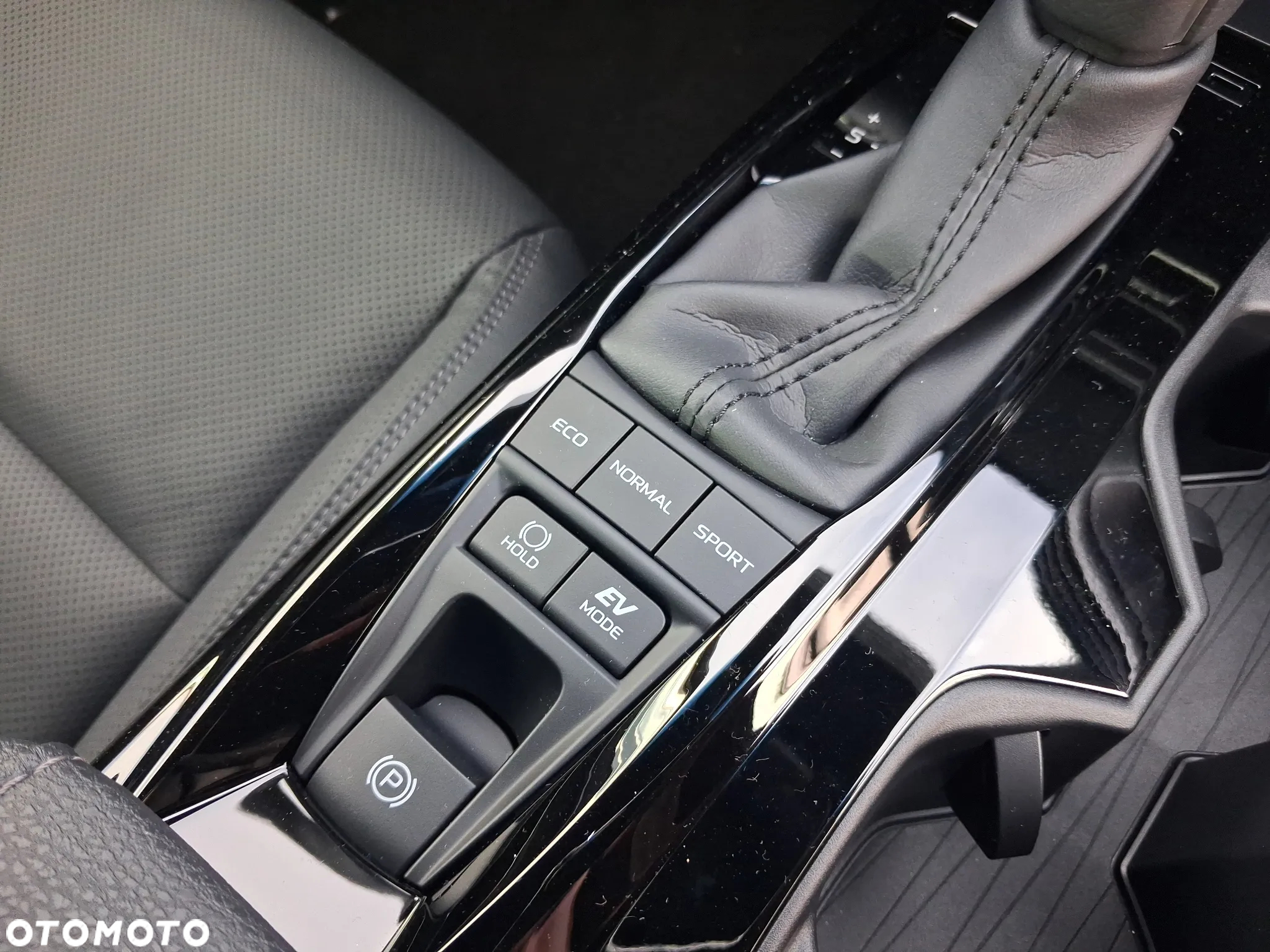 Toyota Camry 2.5 Hybrid Dynamic Force Executive e-CVT - 23