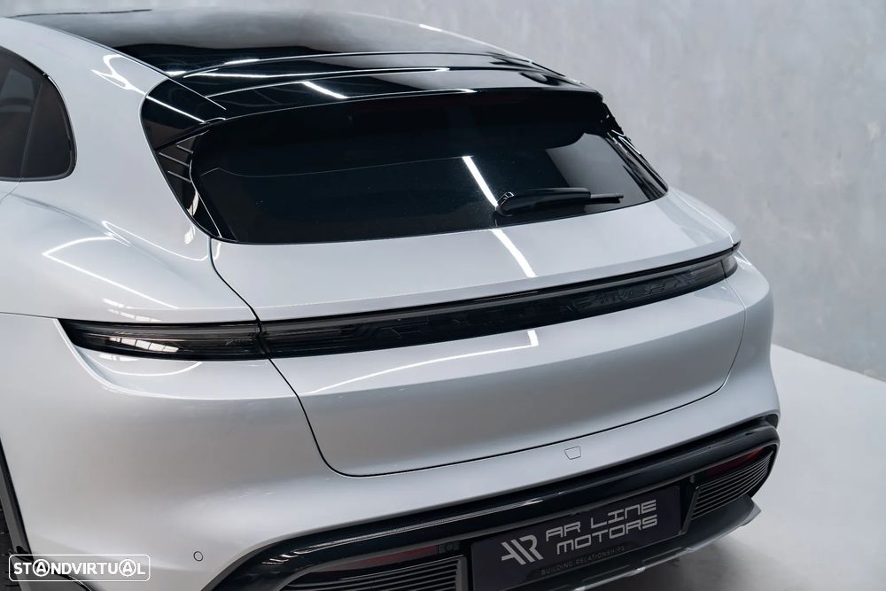 Porsche Taycan Cross Turismo 4 - 15