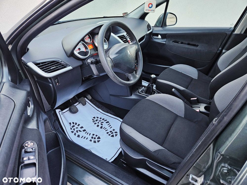 Peugeot 207 - 6