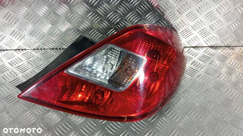 LAMPA PRAWA TYLNA OPEL CORSA D - 1