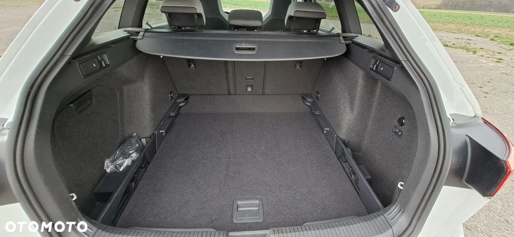 Volkswagen Golf 2.0 TDI SCR DSG R-Line - 18