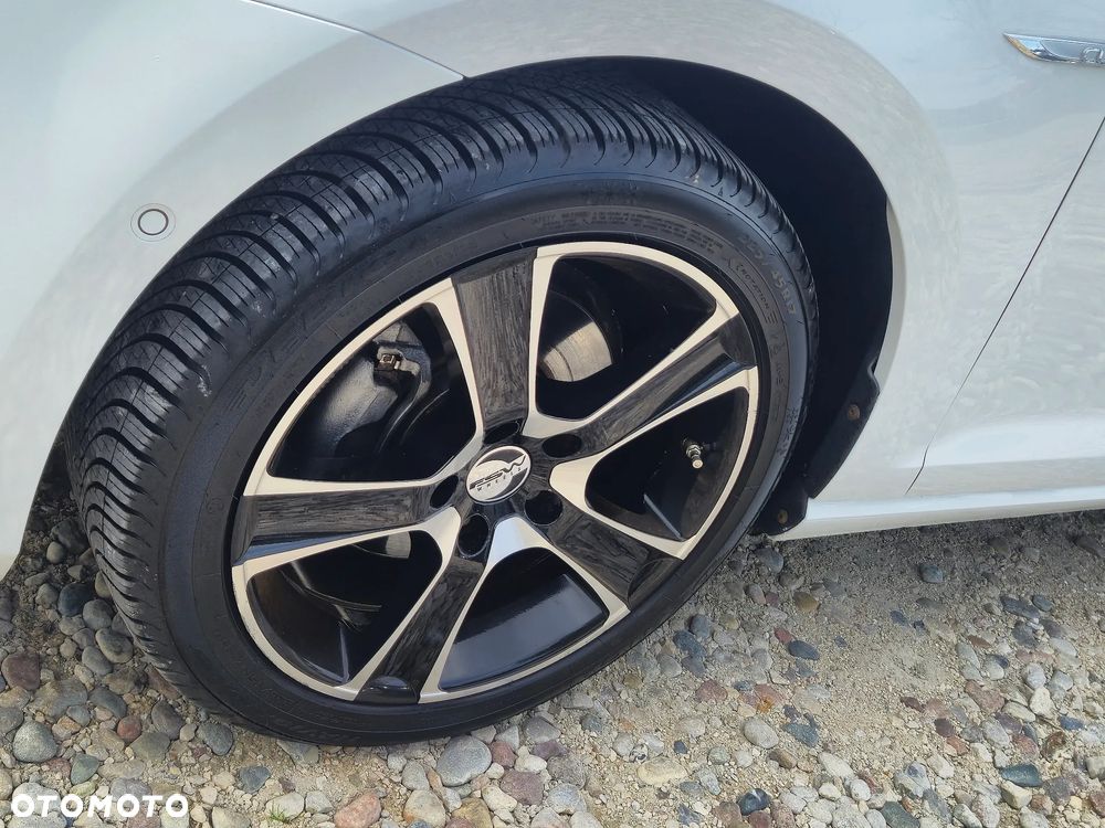 Volkswagen Golf - 37
