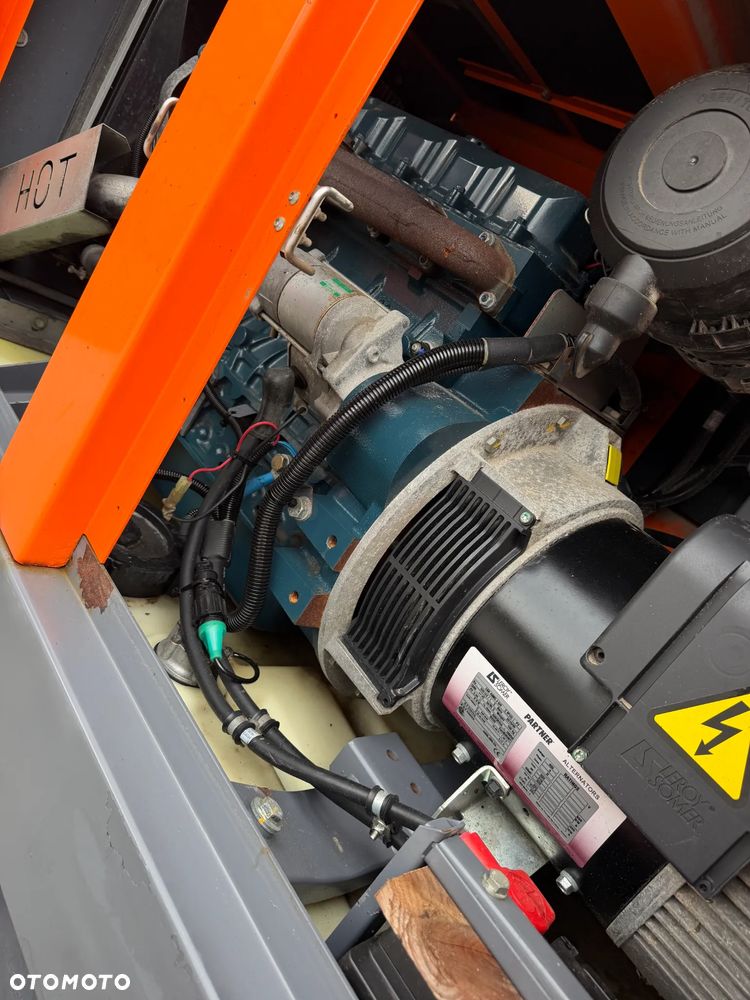 Atlas Copco QAS 20 Agregat Prądotwórczy Wyciszony GENERATOR 20 KW 2016r. JAK NOWY z Norwegii. Silnik KUBOTA 4 cylindry. Prądnica Leroy-Somer PARTNER. Maszyna działa wzorowo! Nie posiada ani deka zniszczeń! Pochodzi z Upadłośći Norweskiej. Okazja pełny ORYGINAŁ. Maszyna po serwisach w autoryzowanym oddziale. Agregat Gotowy do pracy!! - 15