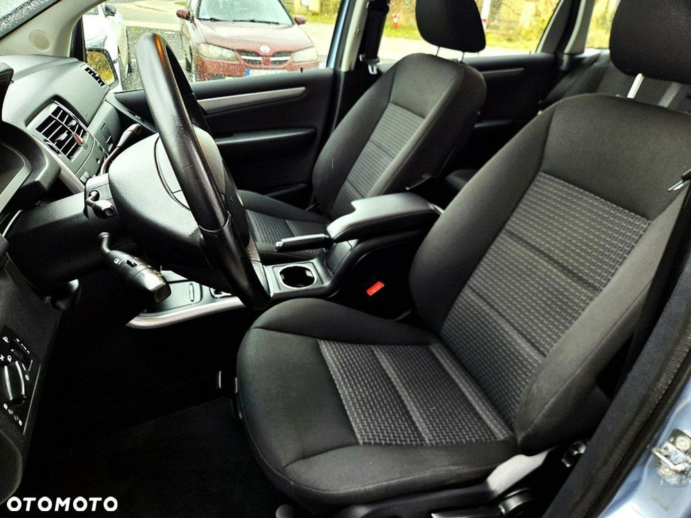 Mercedes-Benz Klasa B 180 BlueEFFICIENCY - 24