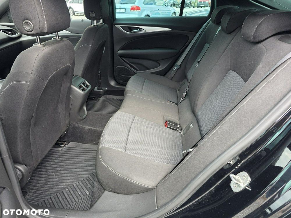 Opel Insignia - 13