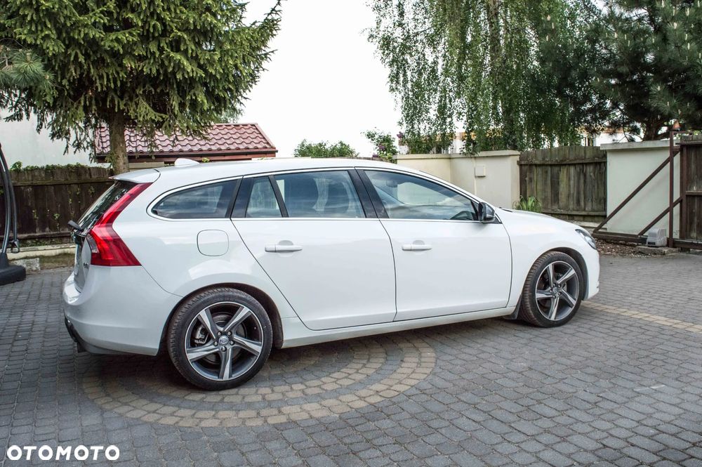Volvo V60 D4 Geartronic RDesign - 12