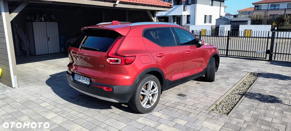 Volvo XC 40 D4 AWD Momentum Pro - 3