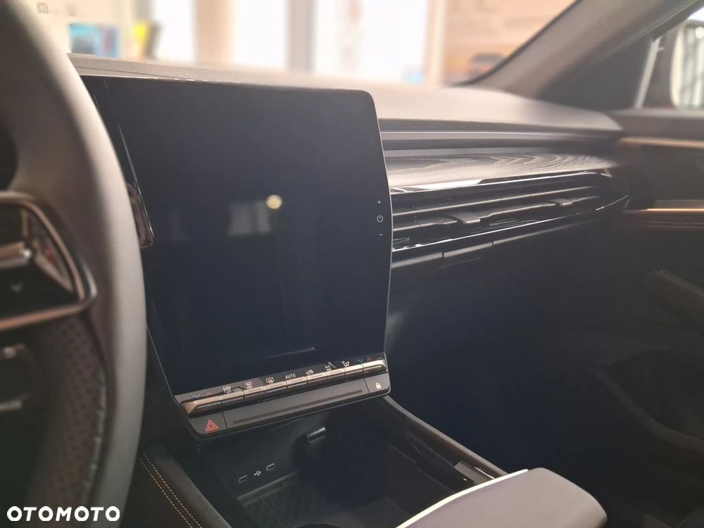 Renault Austral 1.3 TCe mHEV Iconic - 10