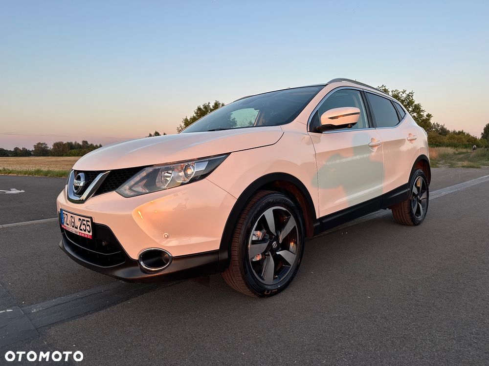 Nissan Qashqai 1.6 DIG-T Tekna - 1