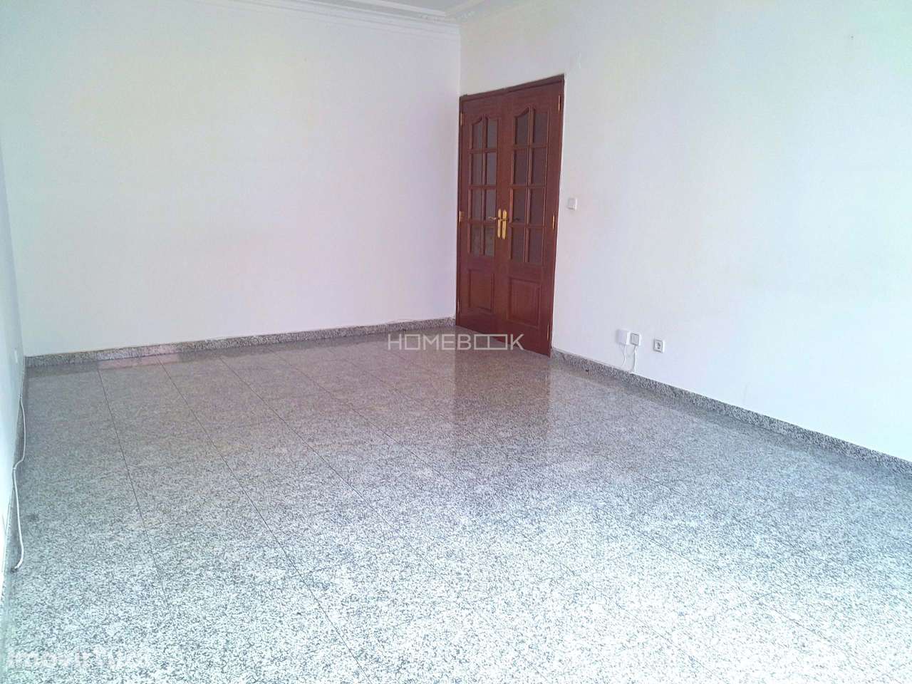 Arrendamento T2 Santa Marta do Pinhal, próximo da farmácia - Grande imagem: 5/21